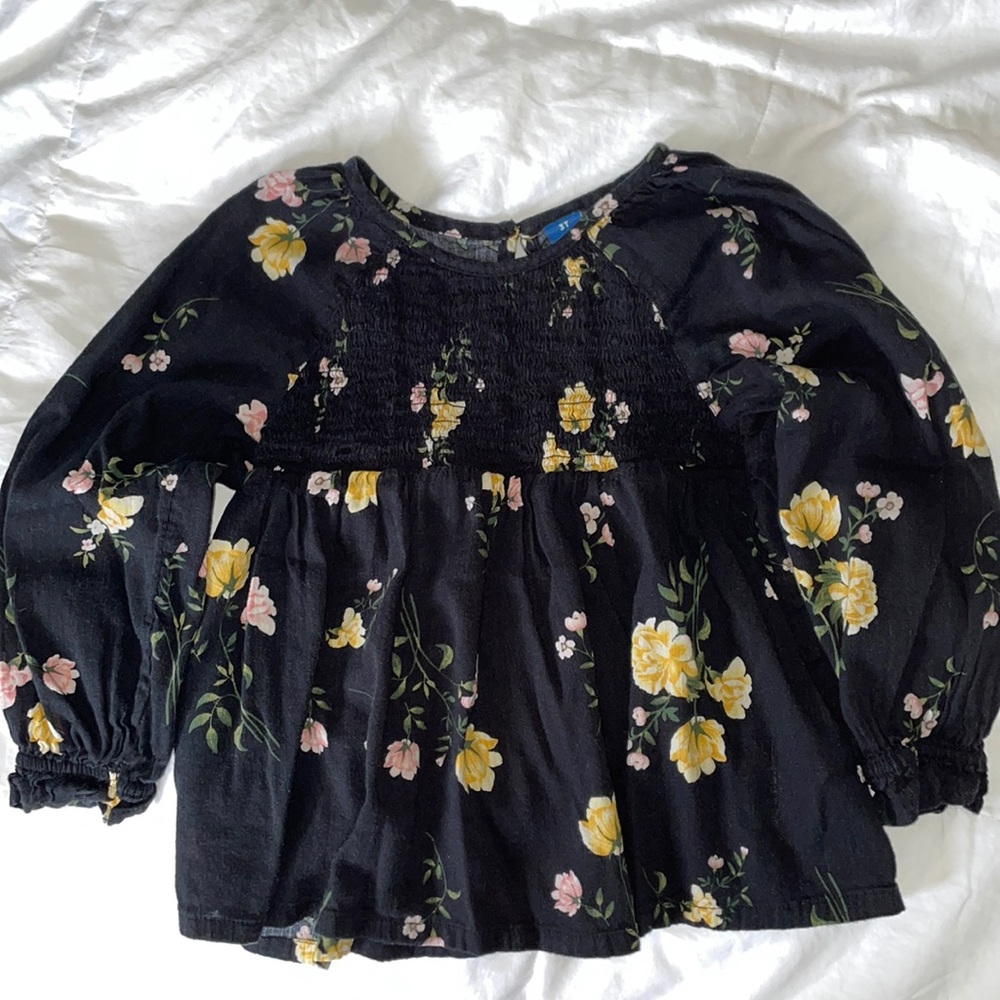 EUC Black floral 3T Blouse